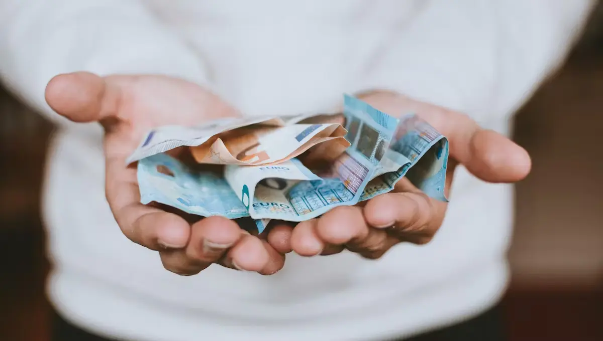 Collecting Funds for Monthly Expenses of Widowed, Elderly, and Poor Women